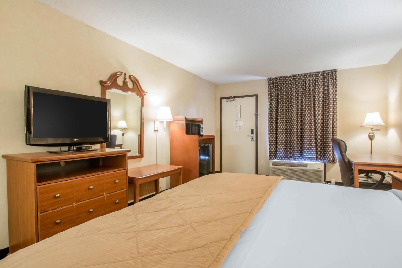 Quality Inn & Suites Риджленд Екстериор снимка