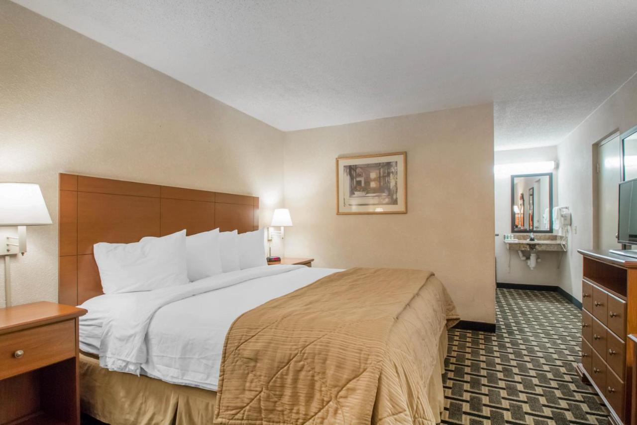 Quality Inn & Suites Риджленд Екстериор снимка
