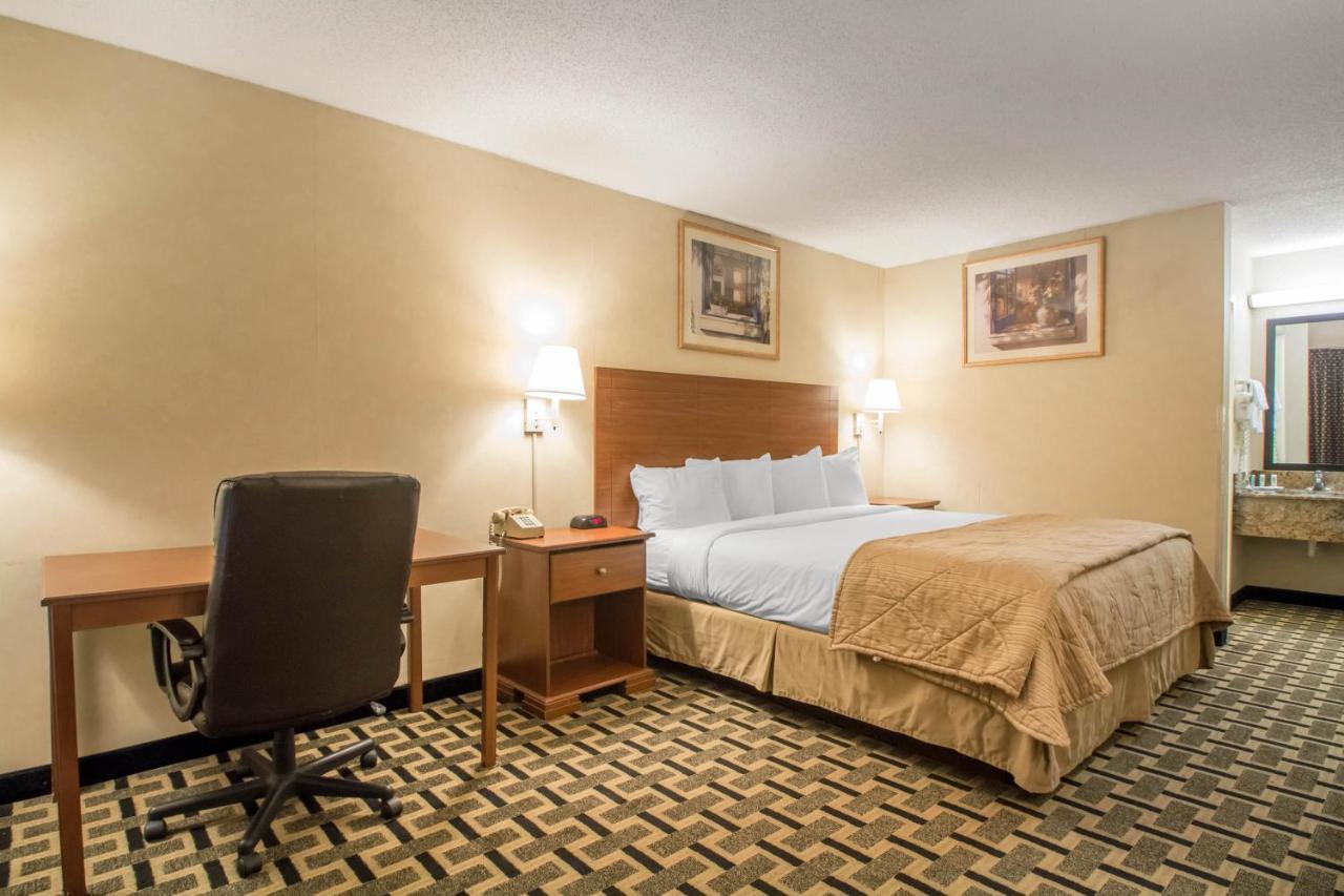Quality Inn & Suites Риджленд Екстериор снимка