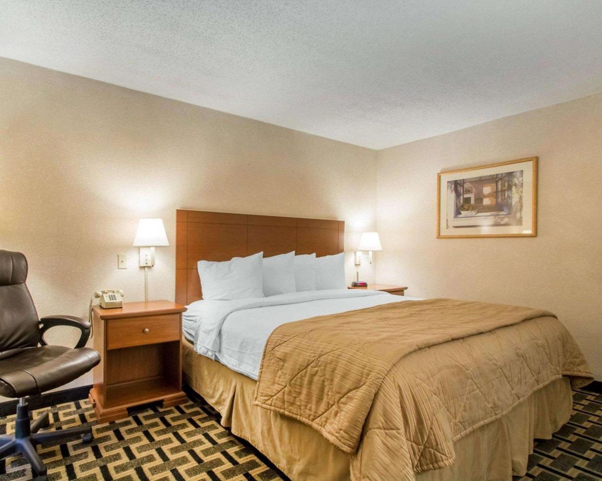 Quality Inn & Suites Риджленд Екстериор снимка